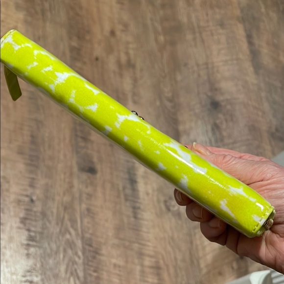 EUC ♠️ Kate Spade Lime Print Zip Wallet Zip Interior Coin Pocket & 12 Card Slots - Picture 8 of 17